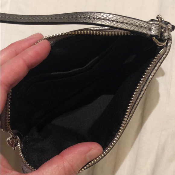 Coach wristlet - Picture 6 of 7